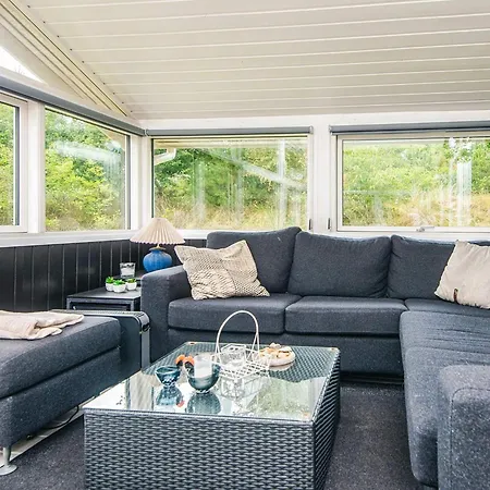 6 Person In * Blåvand