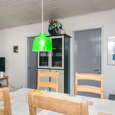 6 Person In * Blåvand